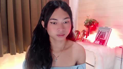Snapshot of hannah_davis69 chatting on March 6, 1:27 am Riah online show from March 6, 1:27 am