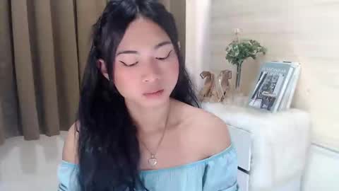 Snapshot of hannah_davis69 chatting on March 5, 2:25 am Riah online show from March 5, 2:25 am