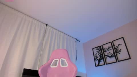 Hannah online show from May 6, 11:31 pm