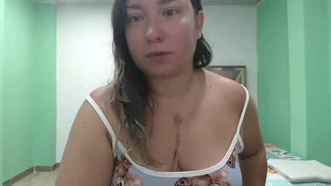 hannahevans2 online show from May 27, 12:02 pm