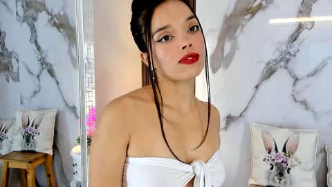 Snapshot of hannahill69 chatting on December 13, 4:43 am Hannahill69 online show from December 13, 4:43 am