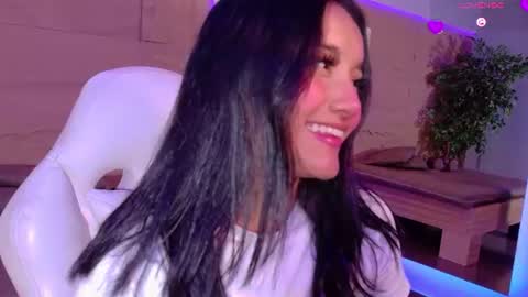 hannahmonttgomery  Help me reach 100 Hands up online show from July 10, 5:35 pm