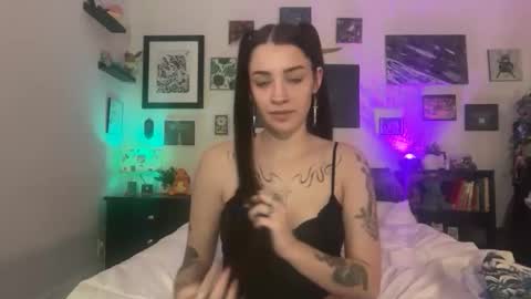 Hannah Taylor online show from February 3, 6:40 am