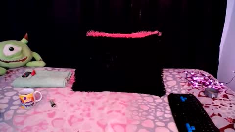 hannaqueen23 online show from October 19, 12:45 am