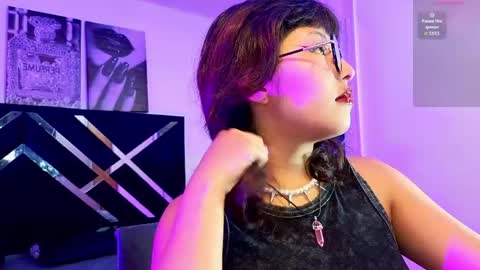 hannita_01 online show from June 9, 11:42 am