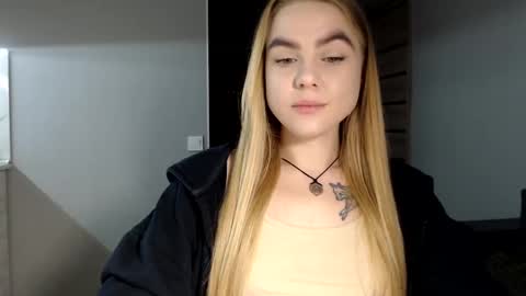 Snapshot of happy_fox_ chatting on January 24, 8:53 pm happy_fox_ online show from January 24, 8:53 pm