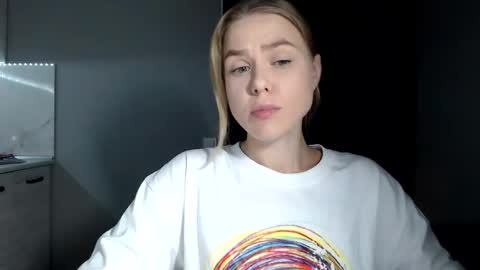 Snapshot of happy_fox_ chatting on October 19, 7:38 pm happy_fox_ online show from October 19, 7:38 pm