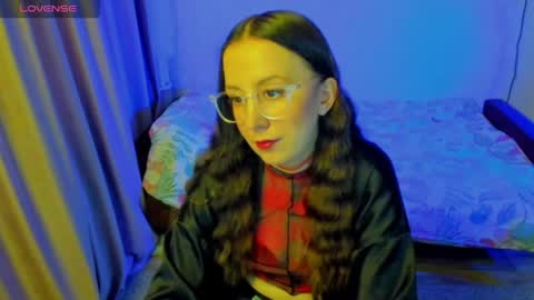 Stephanie online show from June 1, 5:25 pm