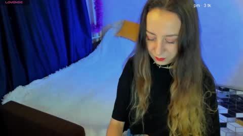 Stephanie online show from January 5, 8:10 pm