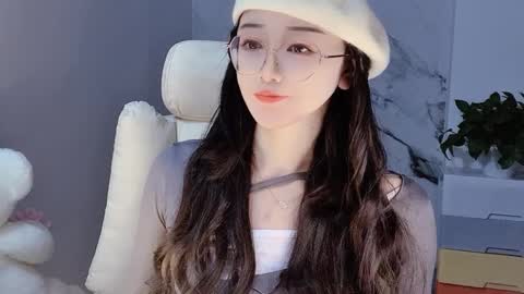 Daisy online show from December 20, 1:54 pm