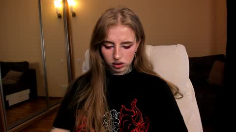 Julia online show from April 5, 5:17 am