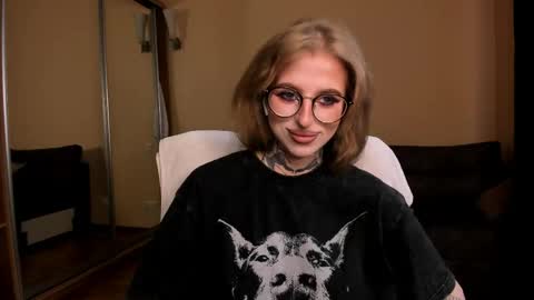 Julia online show from April 15, 5:52 am