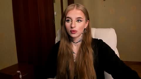 Julia online show from March 12, 5:32 am