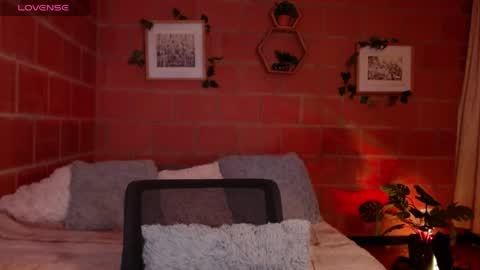 Harmony    Please help me to reach 100 thumbs up online show from April 15, 3:18 am