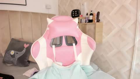 Haru Bonny online show from March 24, 10:15 pm