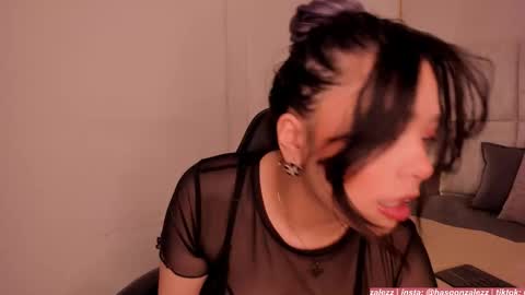 has_gonzalezz online show from February 18, 4:33 am