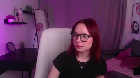 Mia online show from March 18, 7:35 am