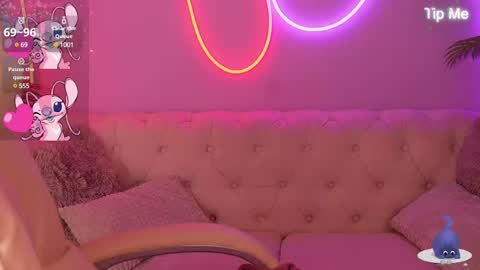 haylaamber online show from March 6, 5:11 pm