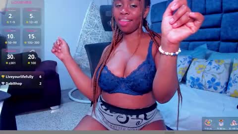 hazel_lanee online show from November 15, 6:14 am