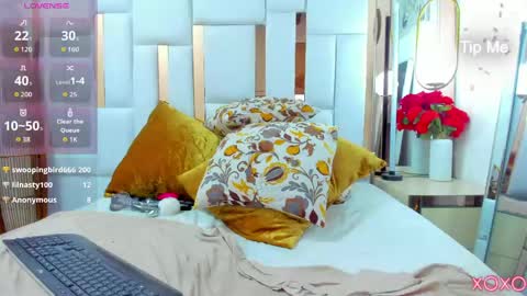 hazel_lanee online show from May 31, 8:09 am