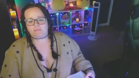 HazeyViolet333 online show from December 1, 2:59 am