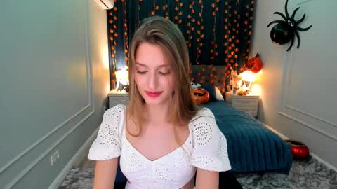 Snapshot of heartedlove_1 chatting on October 10, 9:52 pm heartedlove_1 online show from October 10, 9:52 pm