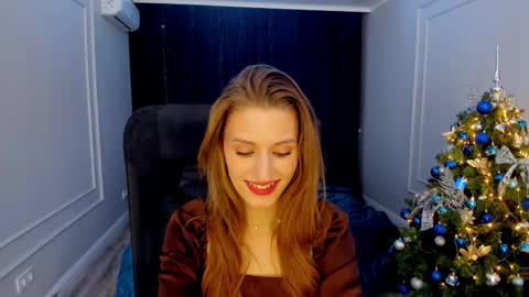Snapshot of heartedlove_1 chatting on December 10, 4:24 am heartedlove_1 online show from December 10, 4:24 am