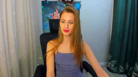 Snapshot of heartedlove_1 chatting on December 12, 4:15 am heartedlove_1 online show from December 12, 4:15 am
