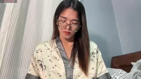 HEATHER online show from June 9, 7:02 pm