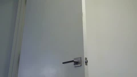 heatwavee online show from February 18, 5:00 pm