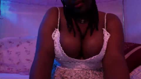 Snapshot of heaven_122 chatting on September 23, 10:30 pm Angel  online show from September 23, 10:30 pm