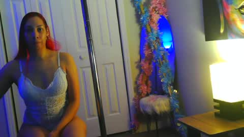 Heavenllyy online show from June 18, 1:51 am