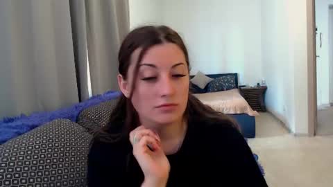 helen_adams_ online show from June 19, 9:24 am