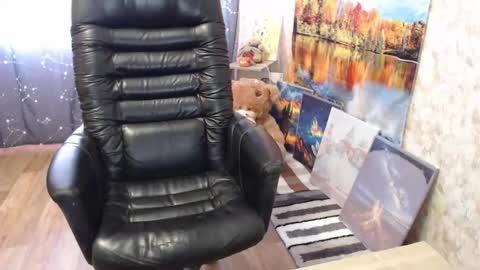 Snapshot of helen_bee chatting on September 23, 7:17 am Tanya online show from September 23, 7:17 am