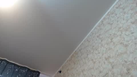 Snapshot of helen_bee chatting on October 19, 10:39 am Tanya online show from October 19, 10:39 am