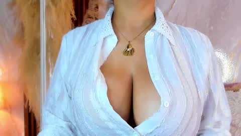 Helena Santos  online show from April 15, 7:58 pm