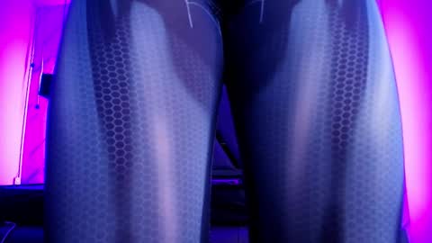    online show from November 8, 12:10 pm