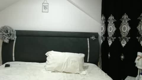 helenlove32 online show from December 20, 7:01 am