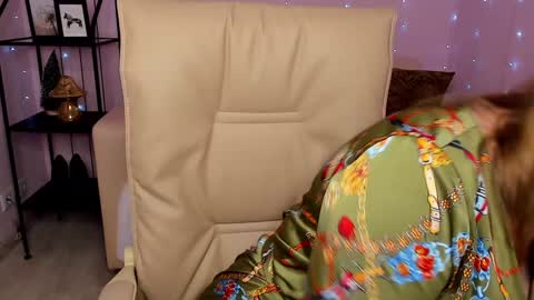 Helen online show from January 30, 6:03 am