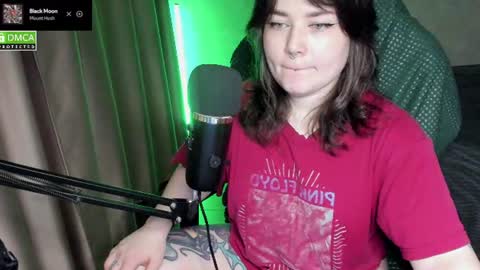 Red online show from July 28, 7:04 pm