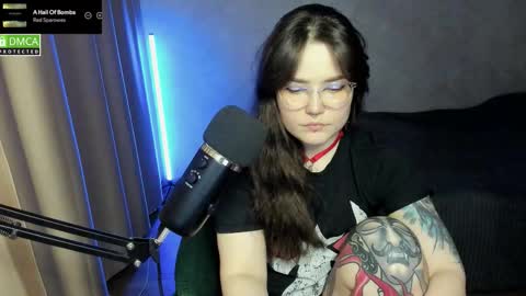 Red online show from September 17, 7:23 pm