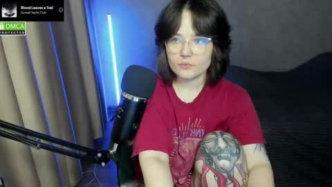 Red online show from December 15, 6:46 pm