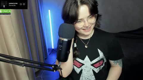 Red online show from November 30, 7:51 pm