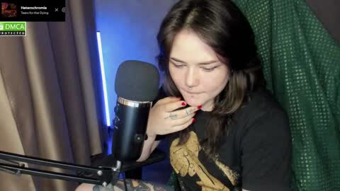 Red online show from April 2, 9:01 pm