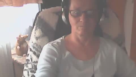 hellenmarie online show from October 14, 10:29 am