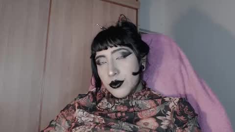 Snapshot of hello_demonkitty chatting on September 18, 8:29 pm SIMONA online show from September 18, 8:29 pm