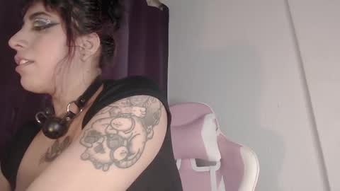Snapshot of hello_demonkitty chatting on December 2, 3:45 pm SIMONA online show from December 2, 3:45 pm