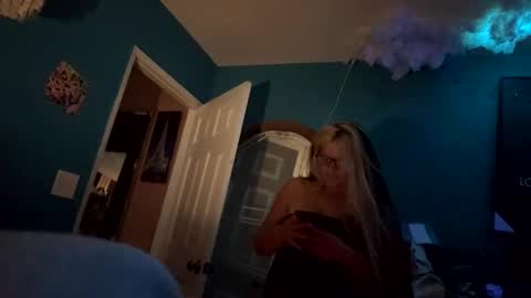 WhoMe online show from September 27, 11:56 pm