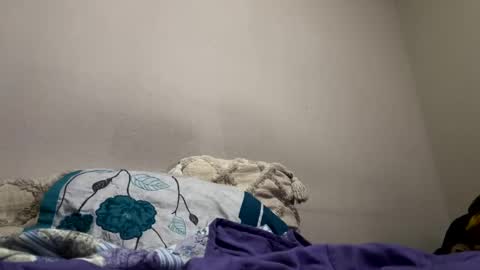 hellokitten123 online show from January 28, 9:40 pm