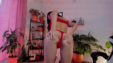 Snapshot of hera_069 chatting on February 23, 10:38 pm Hello I am Valentina independent Colombian model I love sensuality and pleasure welcome online show from February 23, 10:38 pm
